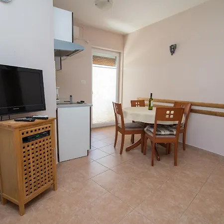 Punta Kriza 8082b Apartman Nerezine