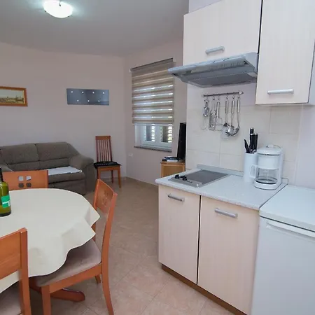 Punta Kriza 8082b Nerezine