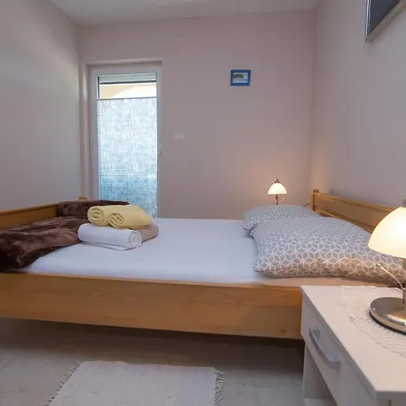 Punta Kriza 8082b Nerezine